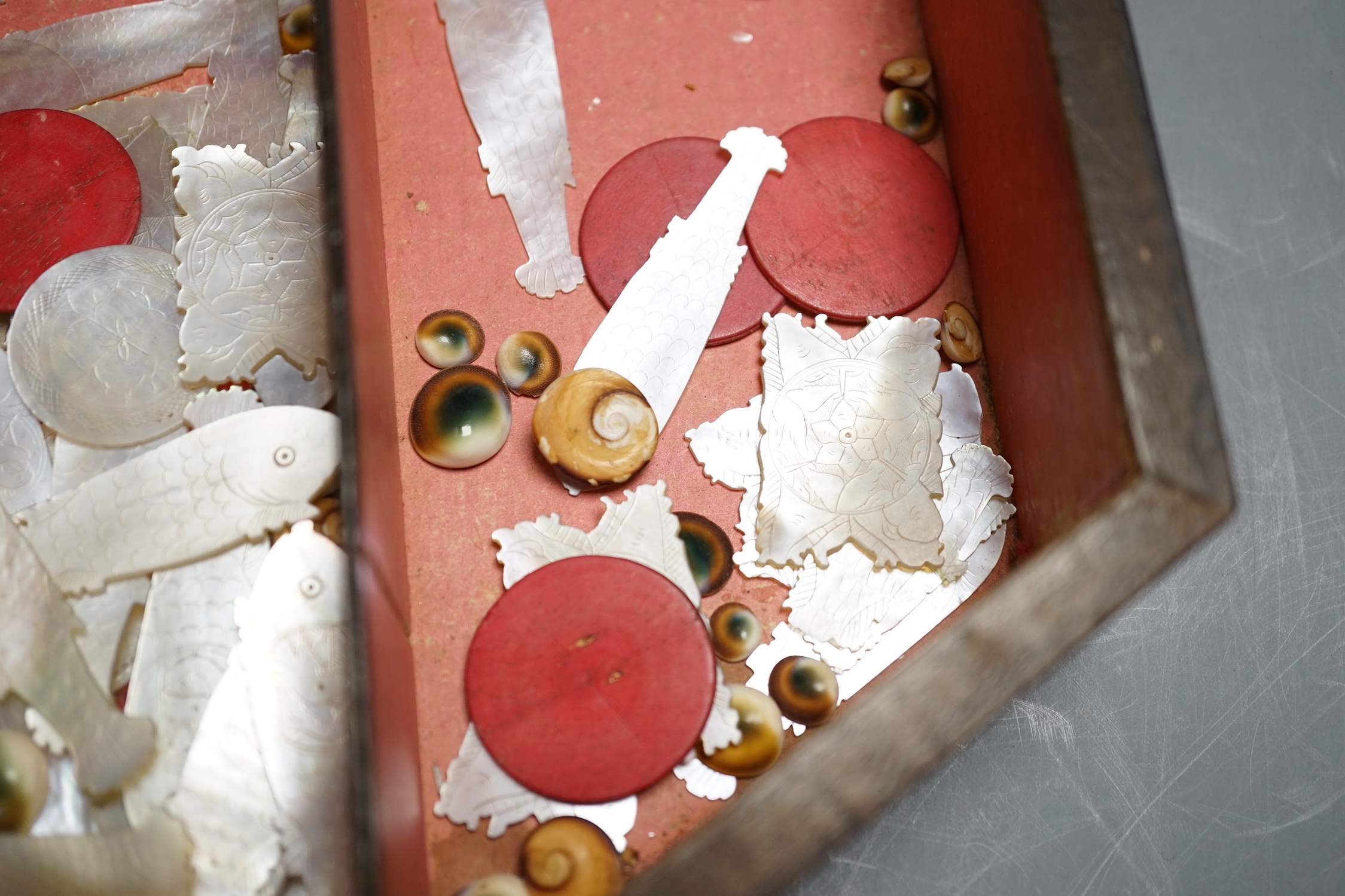 A Regency octagonal painted sycamore work box, containing mother of pearl and bone counters 26cm